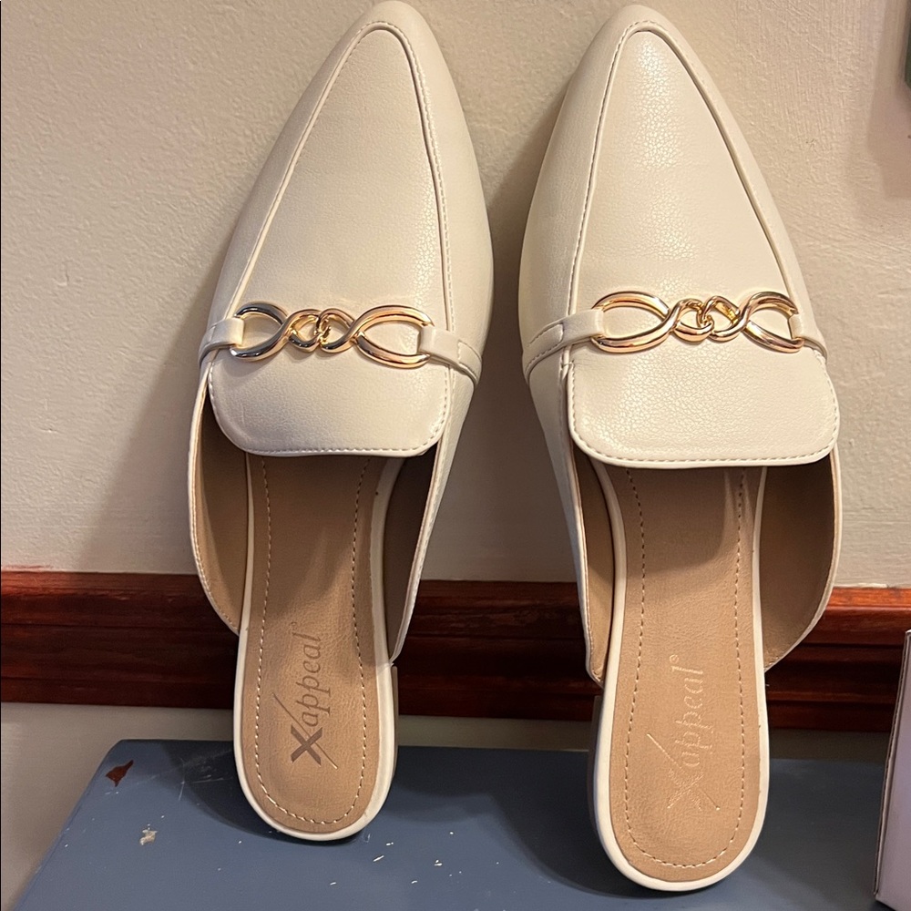 Xappeal Cream Loafers with Gold Chain Detail